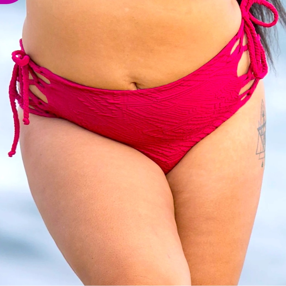 Coral Bottoms in Magenta